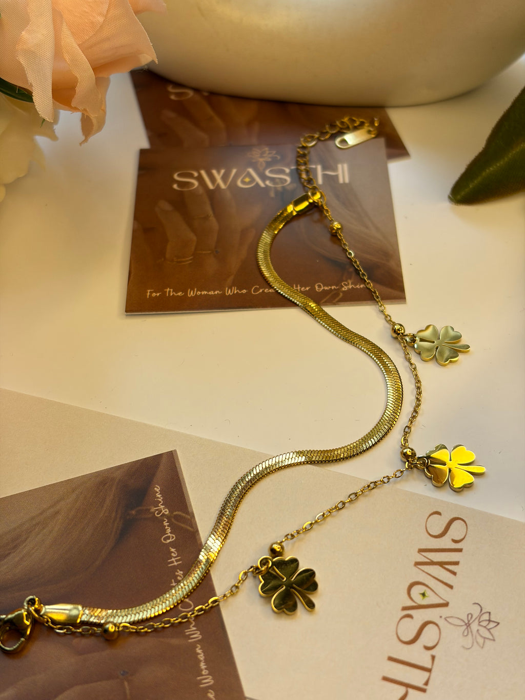 Double Layered Snake with Clover Charms Chain Braclet