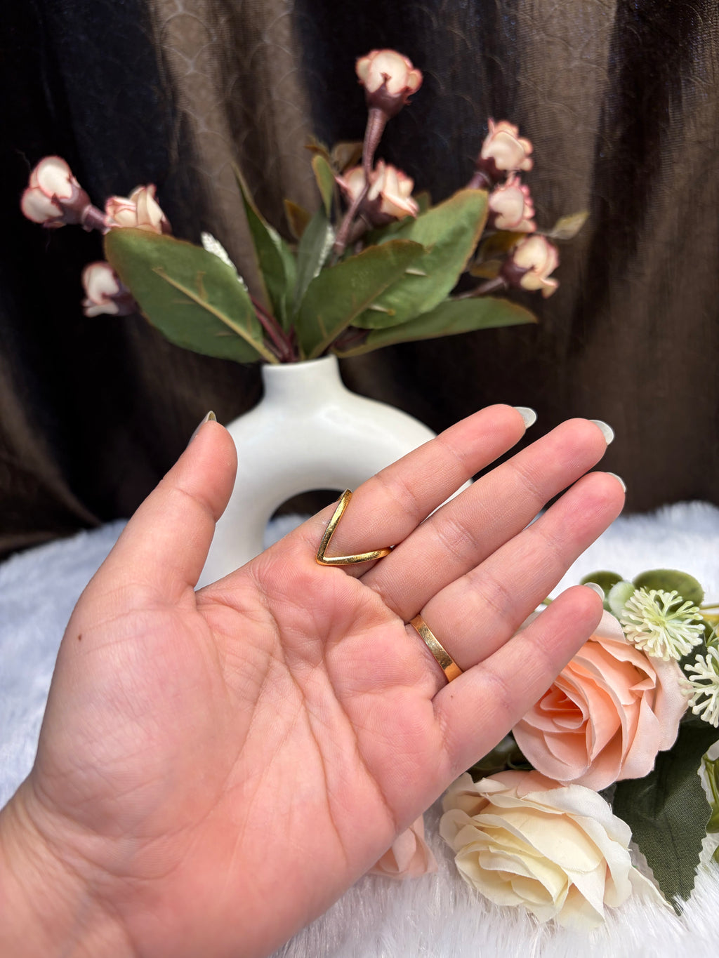 White stones Vanki Ring