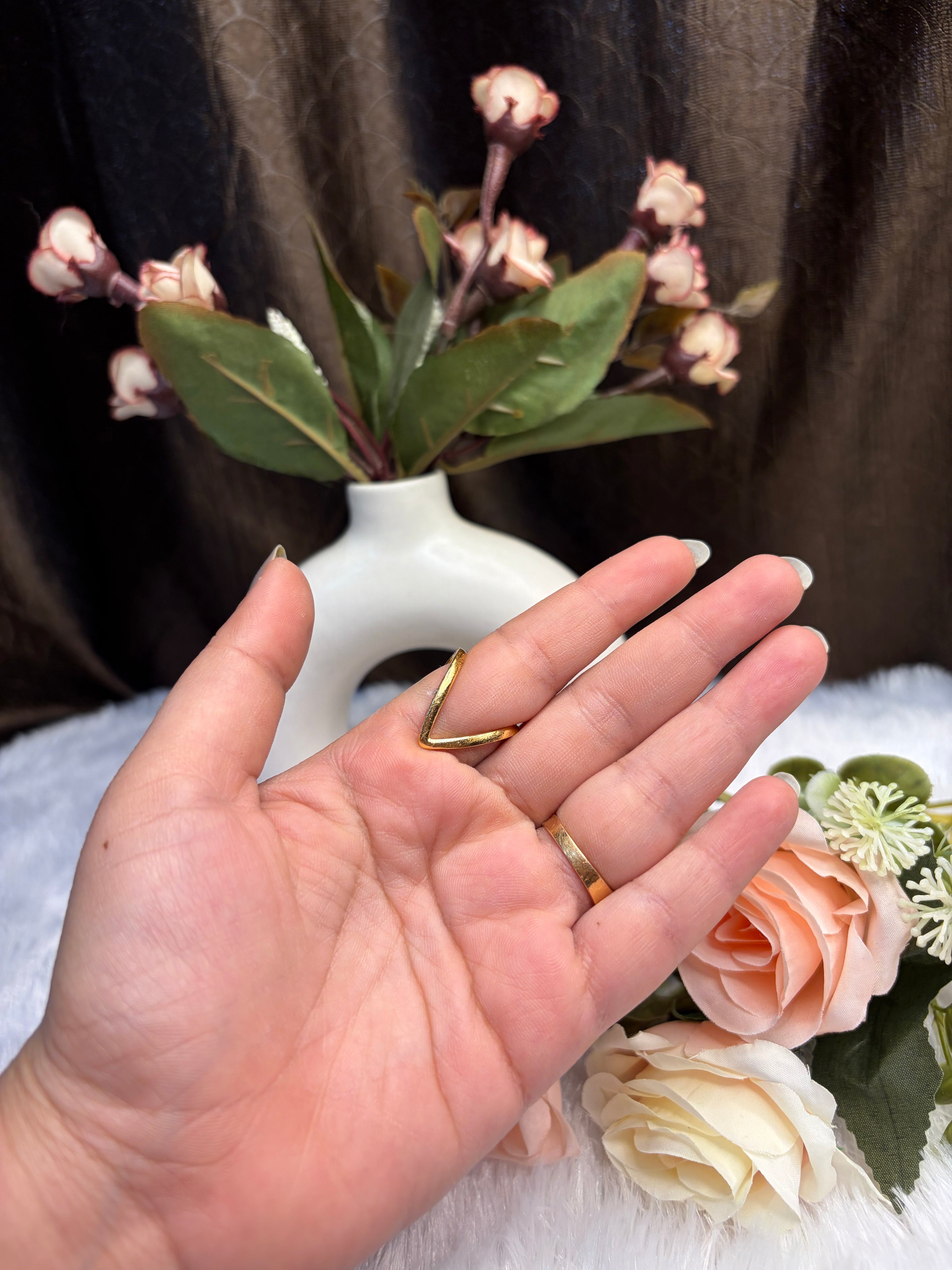 White stones Vanki Ring