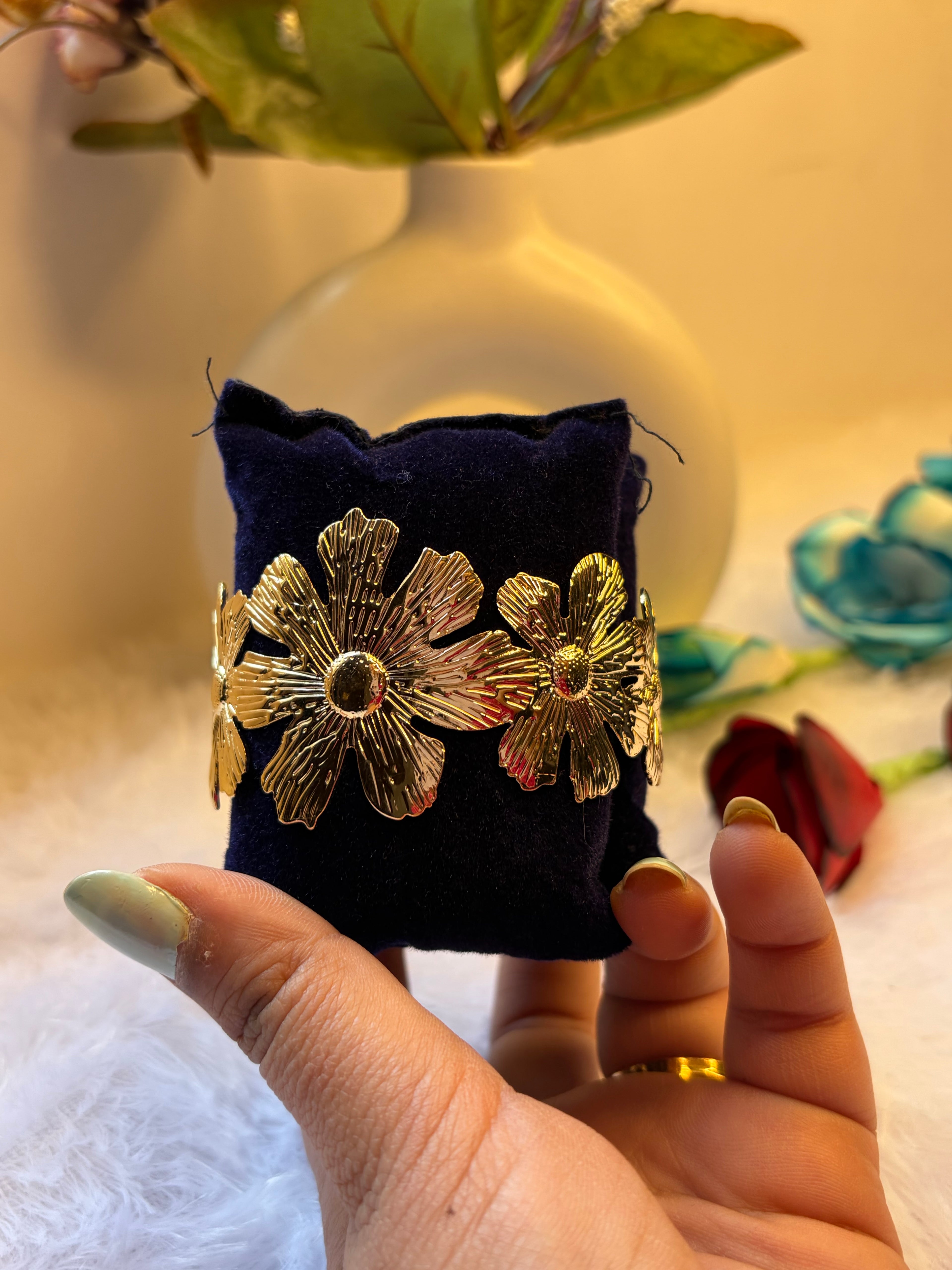 Big floral Kada