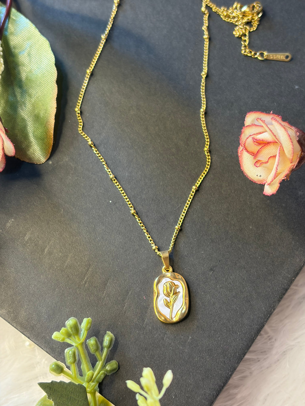 Anti Tarnish Rose pendant Chain