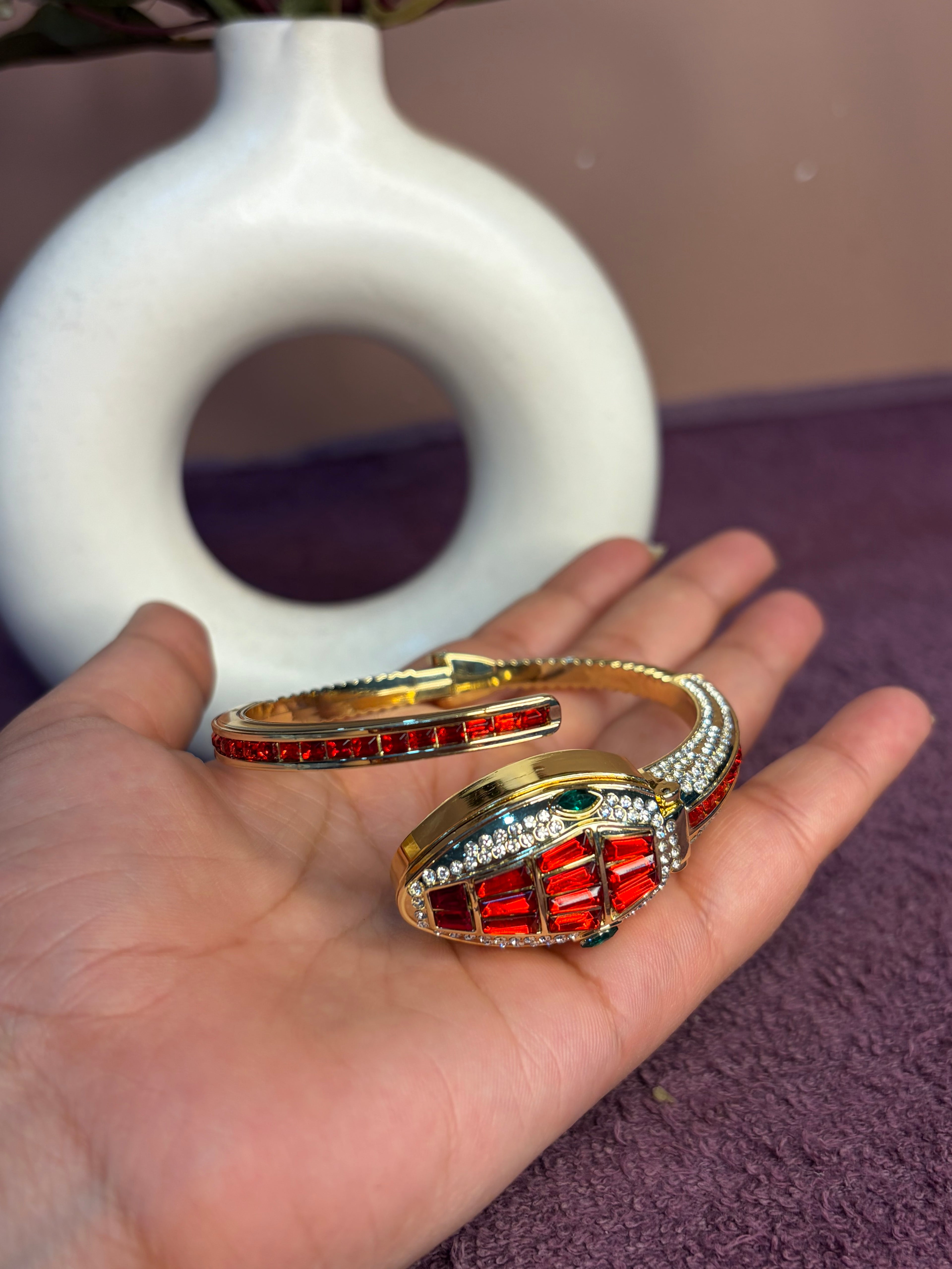 Red Snake Watch kada