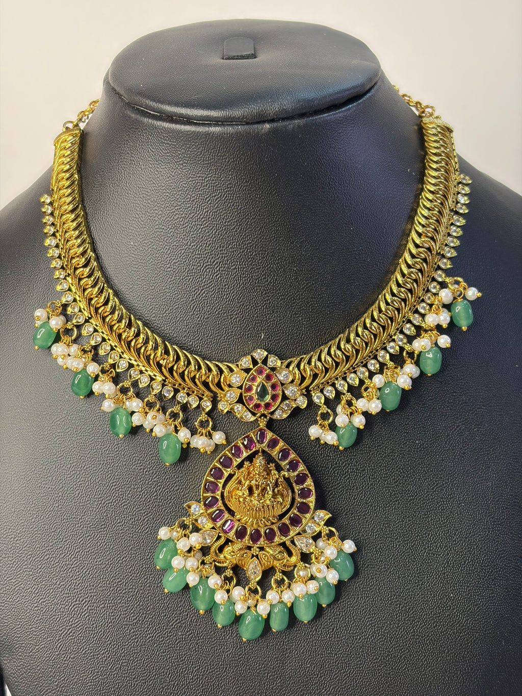Jelebi Neckset