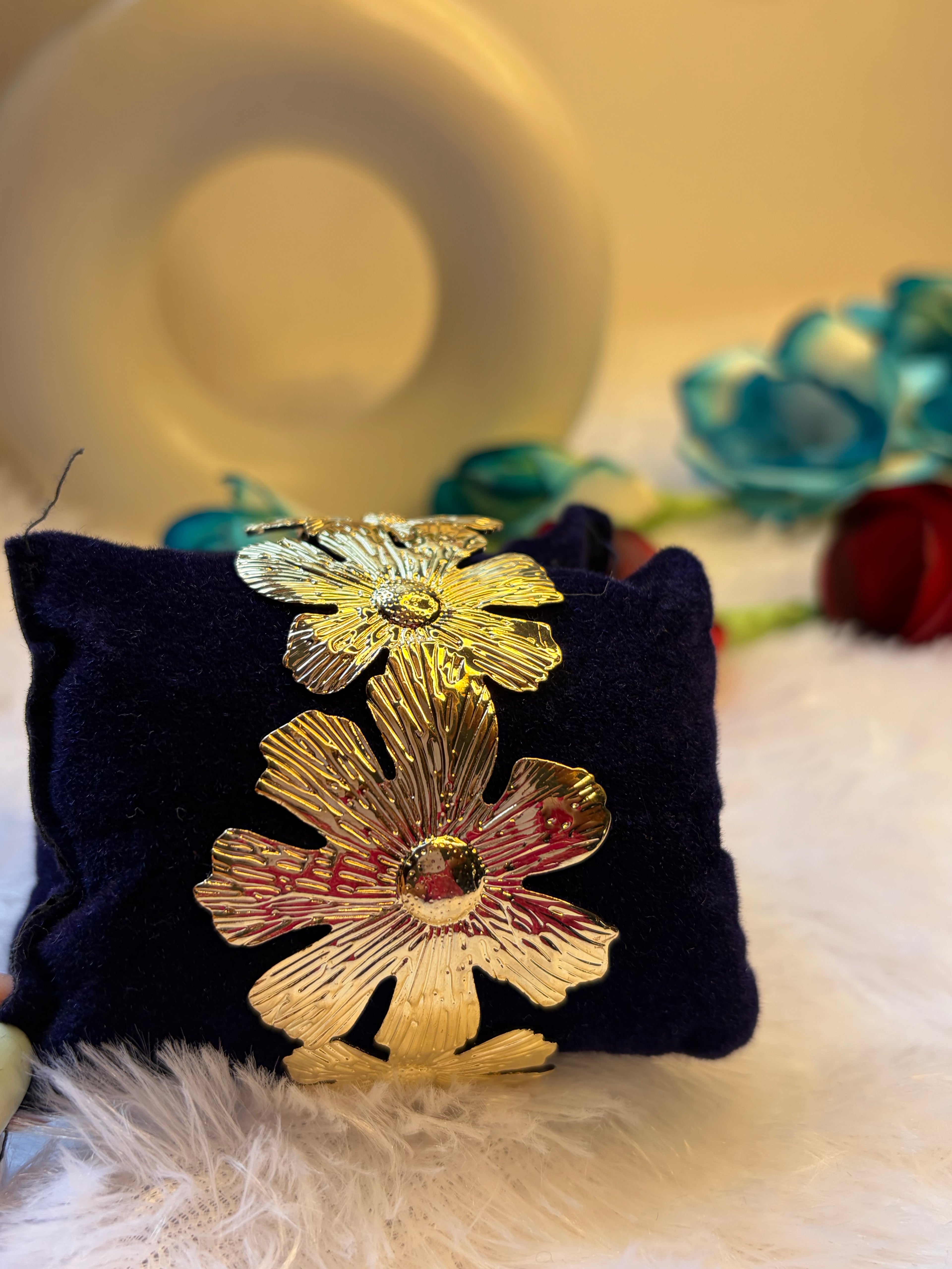 Big floral Kada