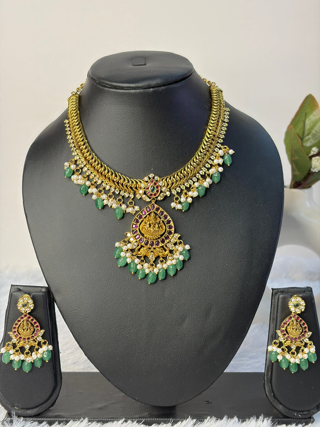 Jelebi Neckset