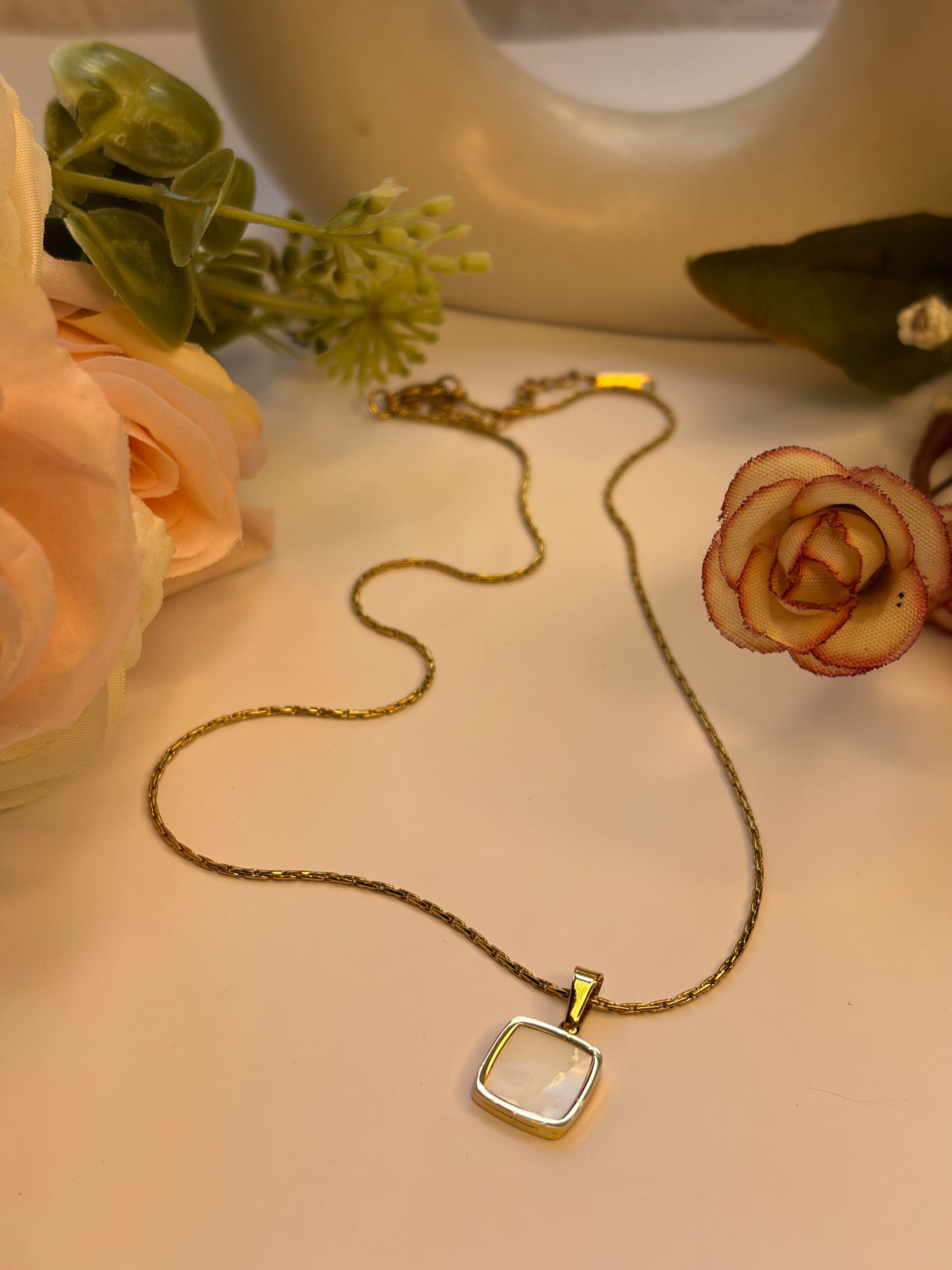 Anti Tarnish White Locket Chain