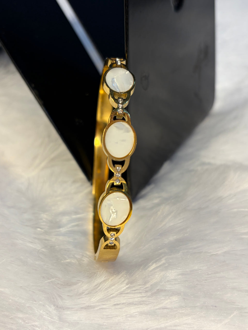 White Kada