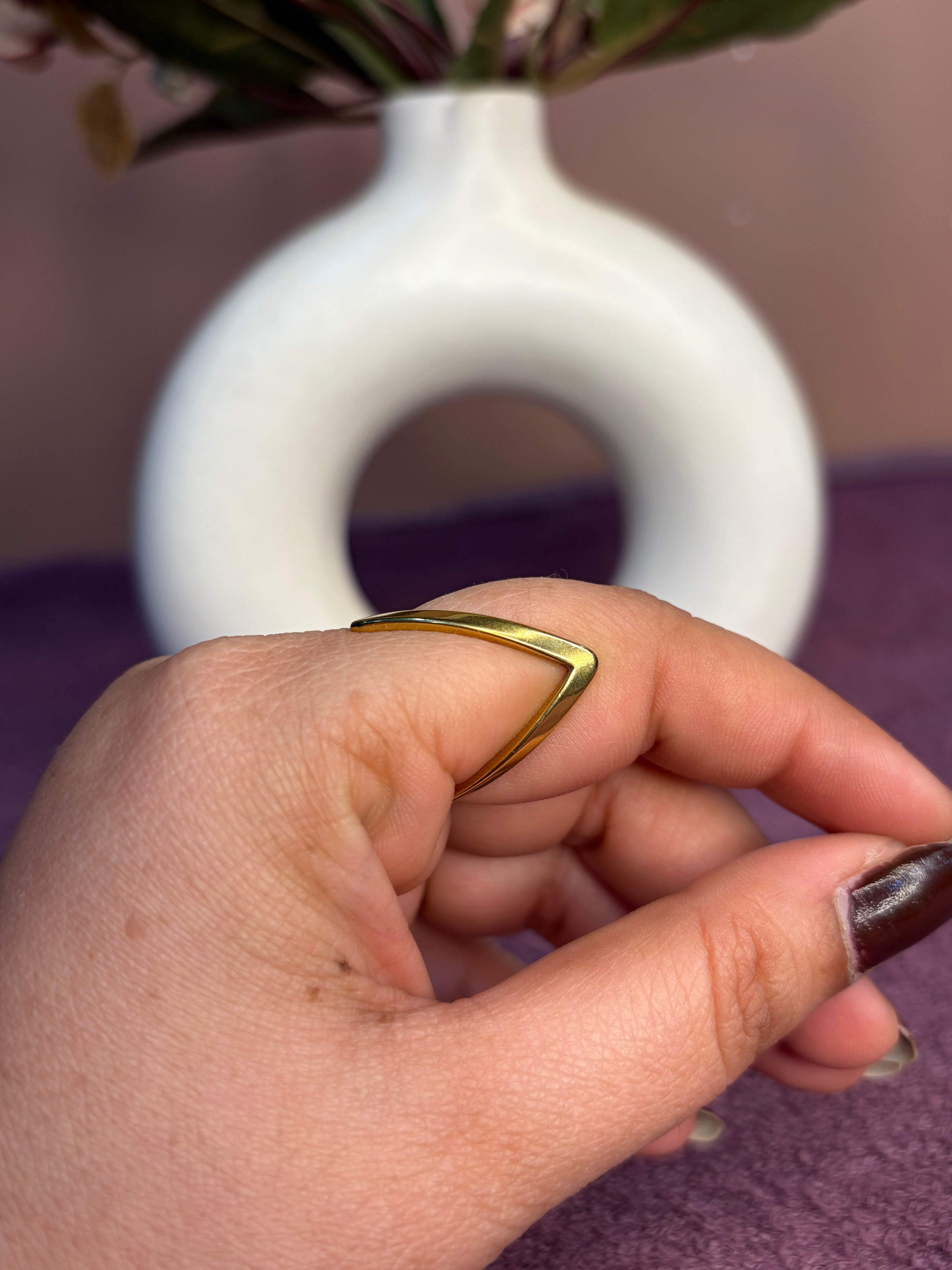 Anti Tarnish V vanki Ring