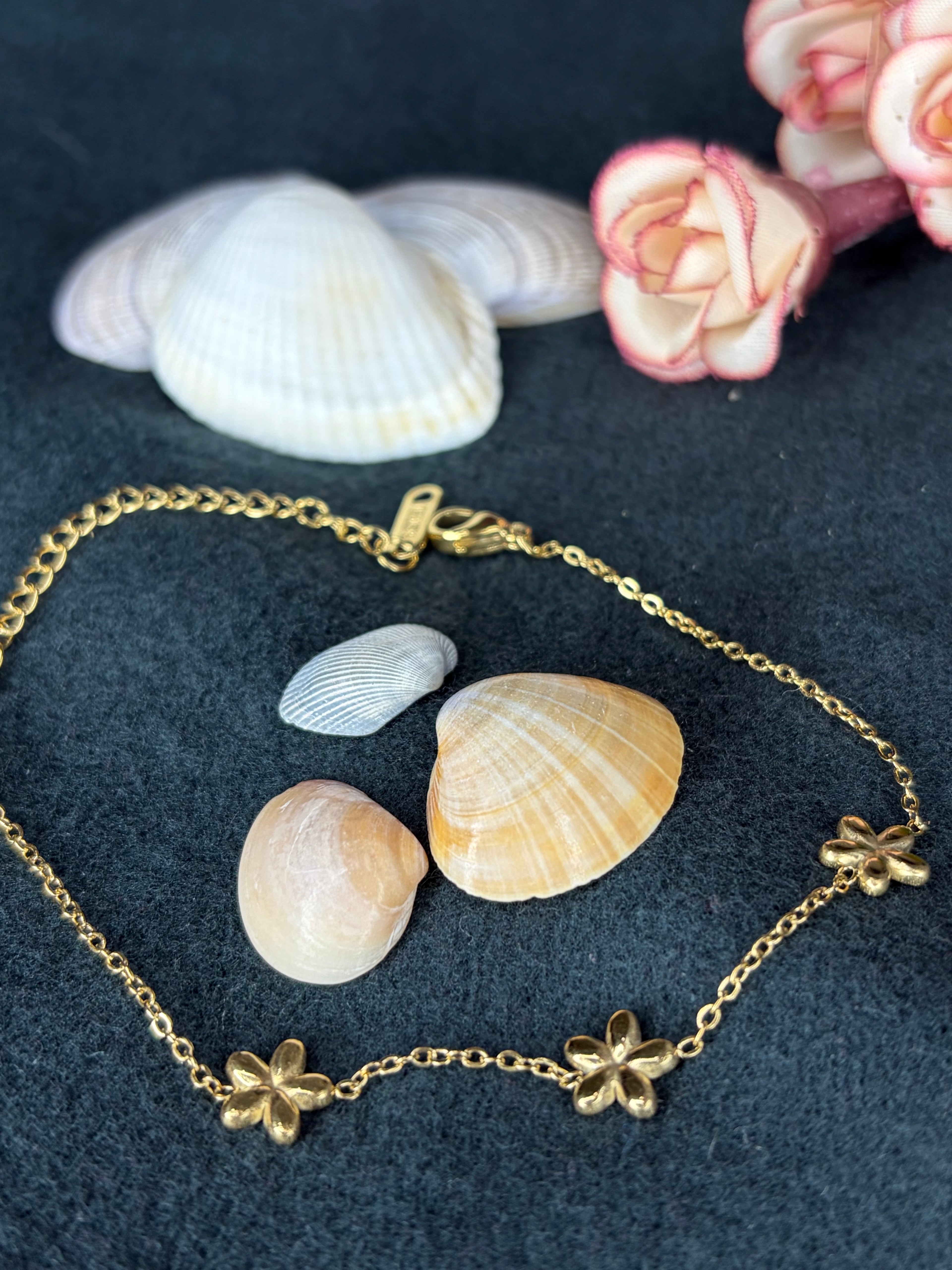 Three Flower Chain Braclet