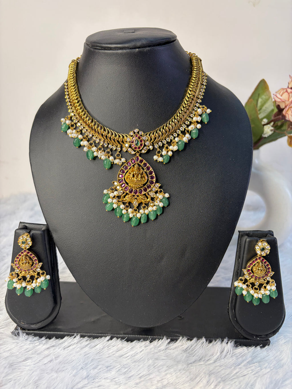 Jelebi Neckset
