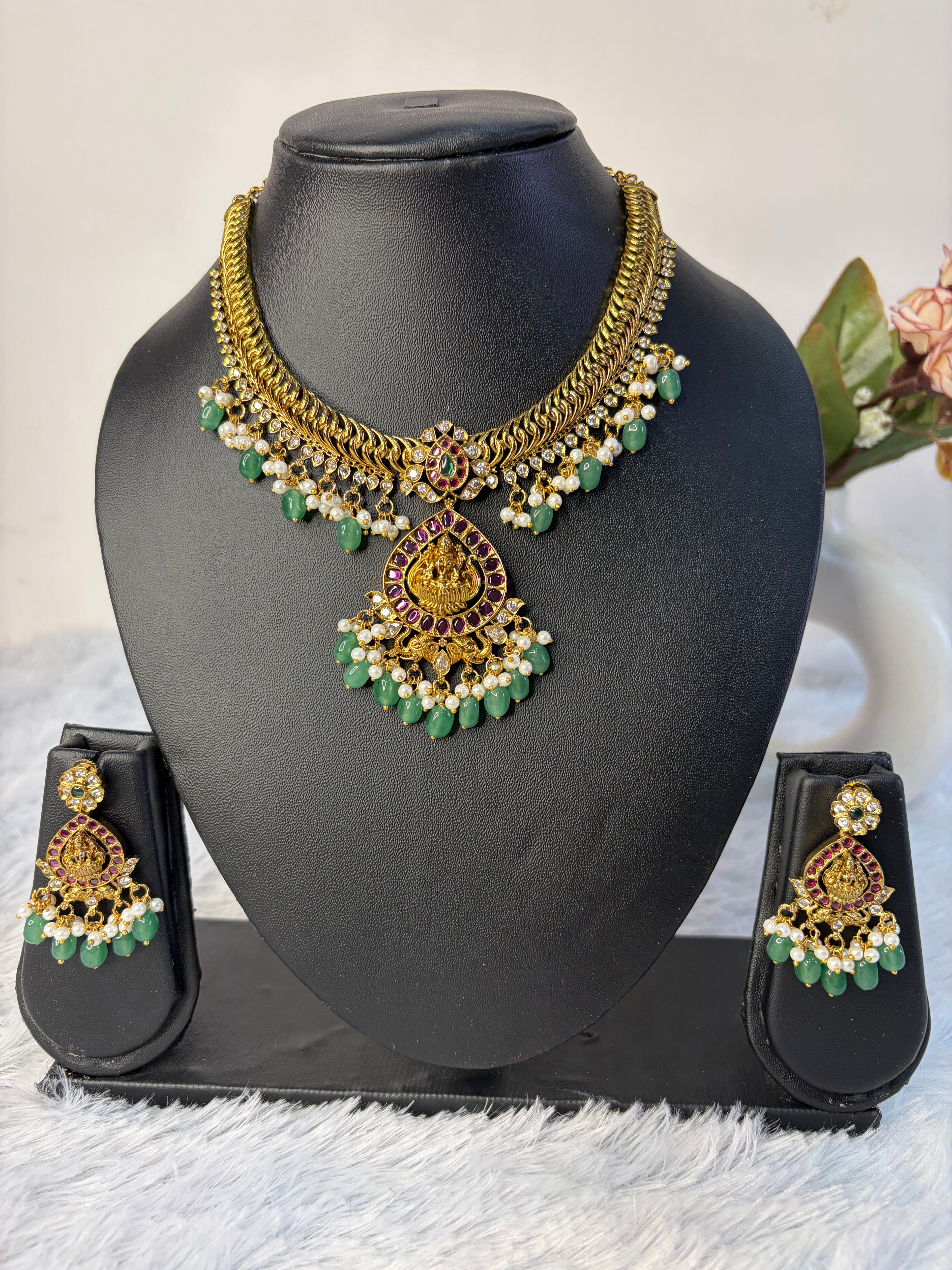 Jelebi Neckset