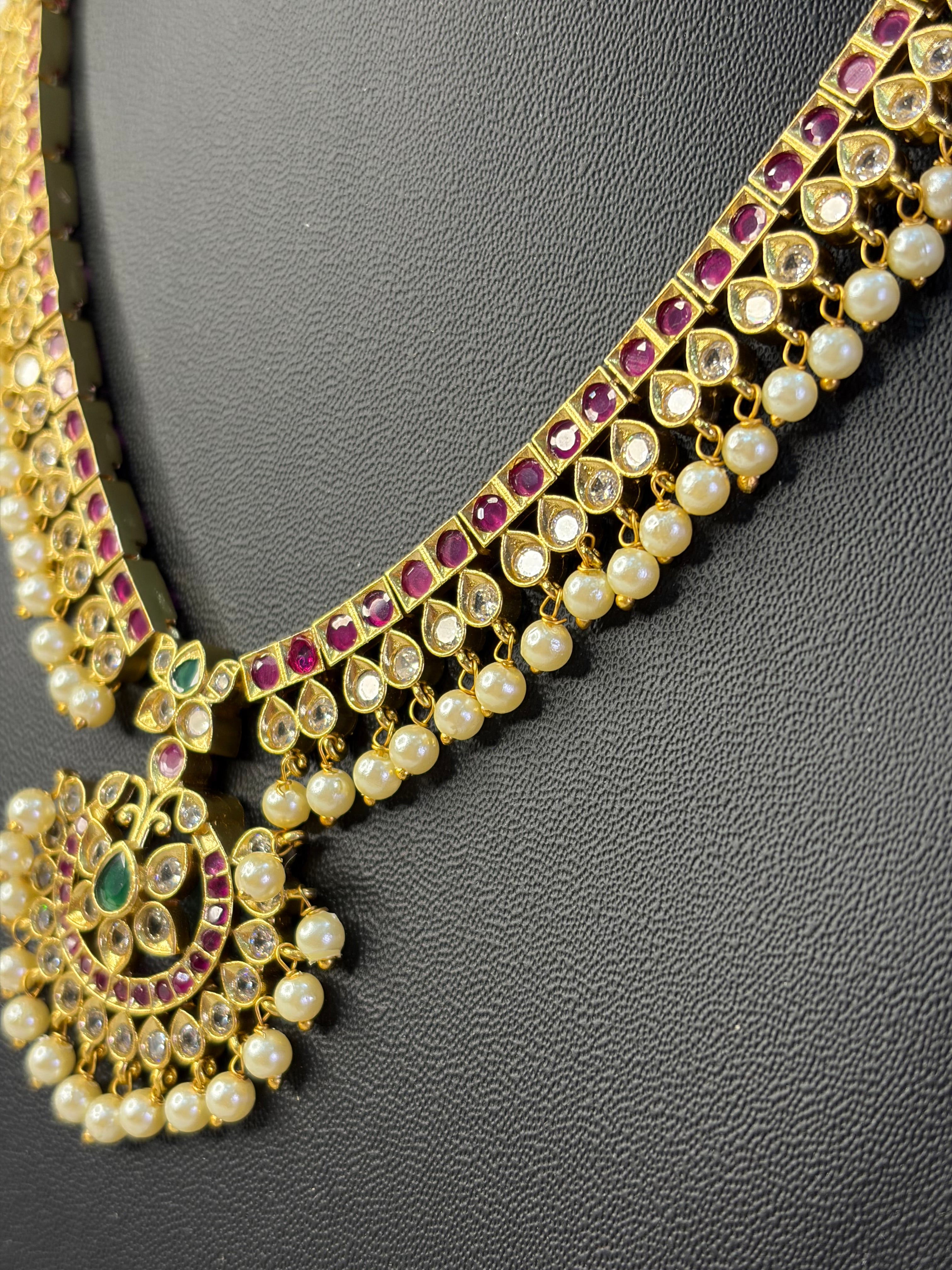 Traditional Neckset