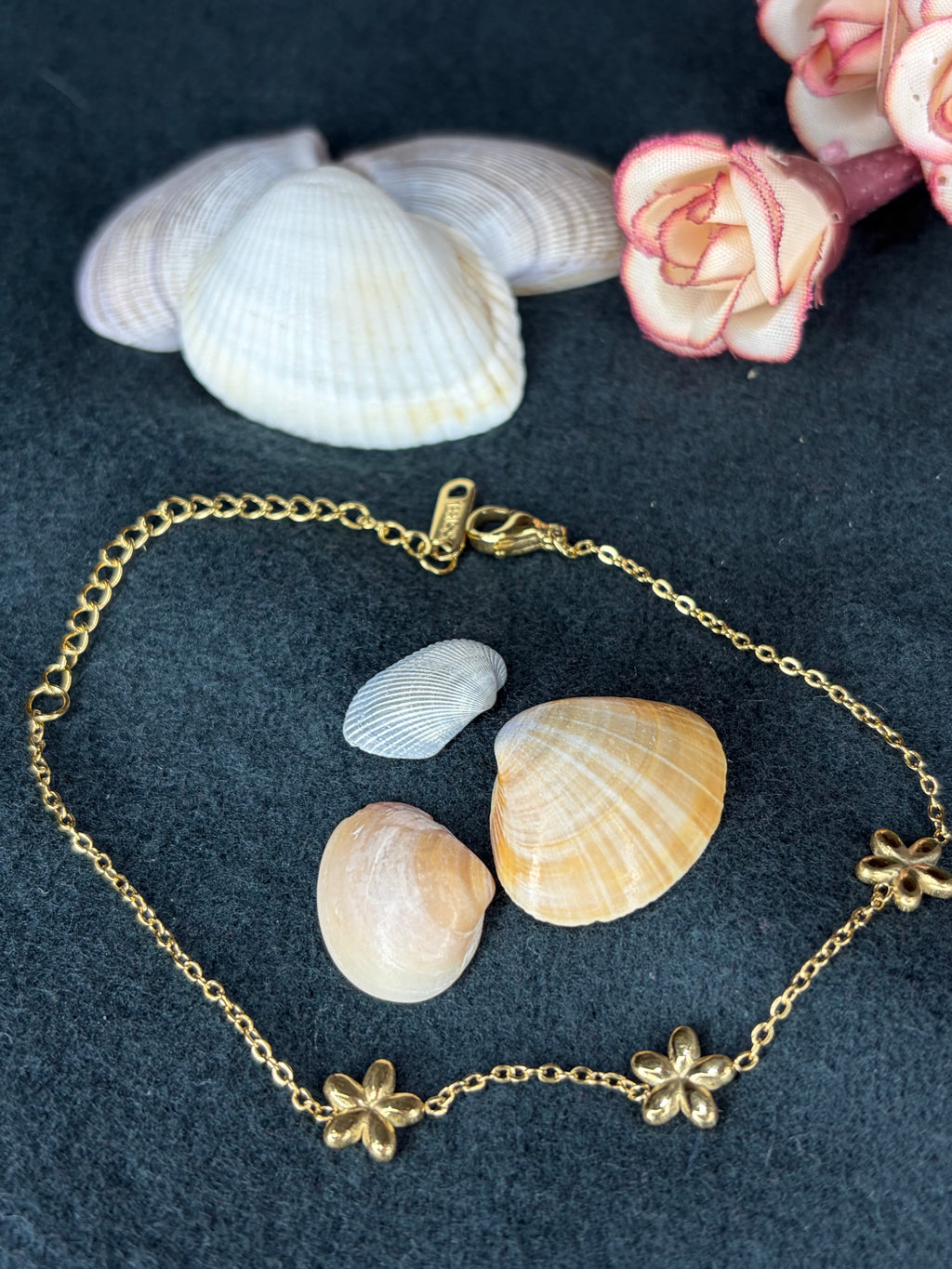 Three Flower Chain Braclet