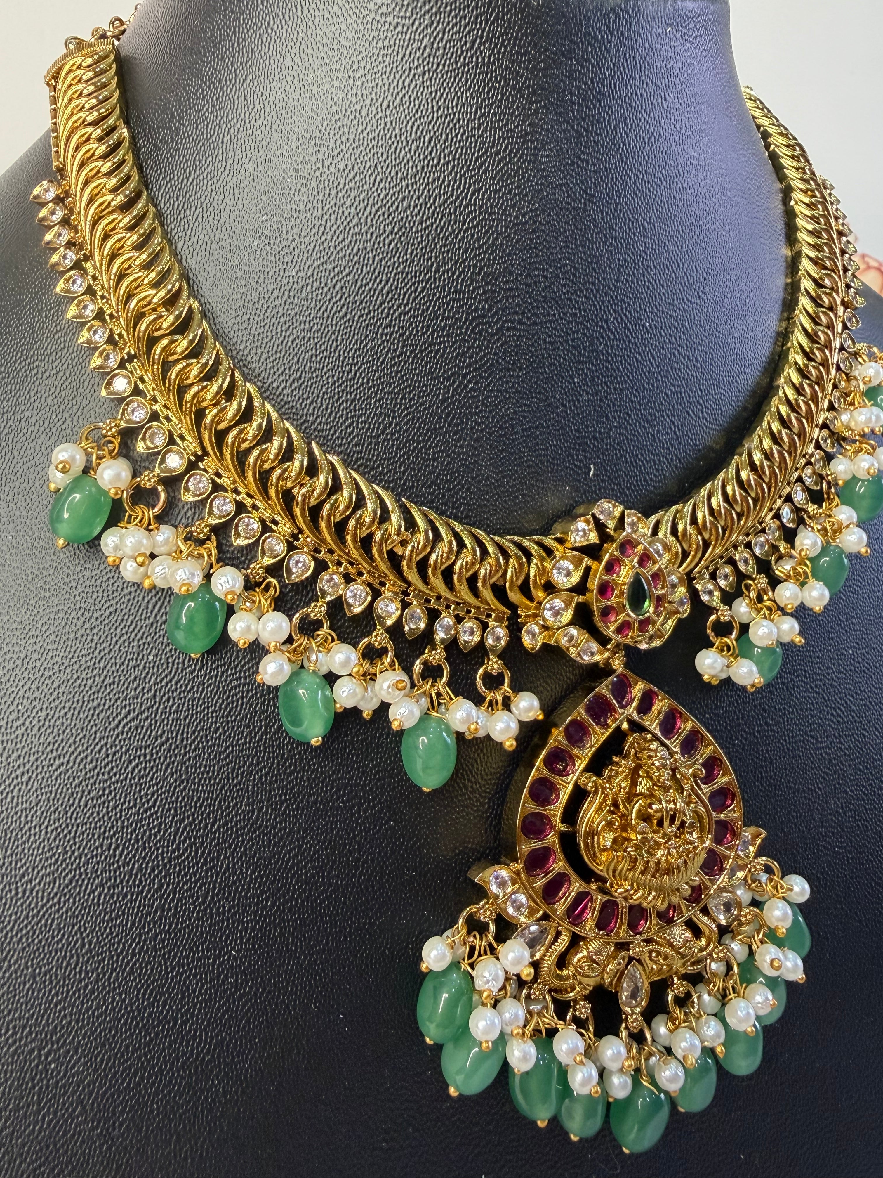 Jelebi Neckset