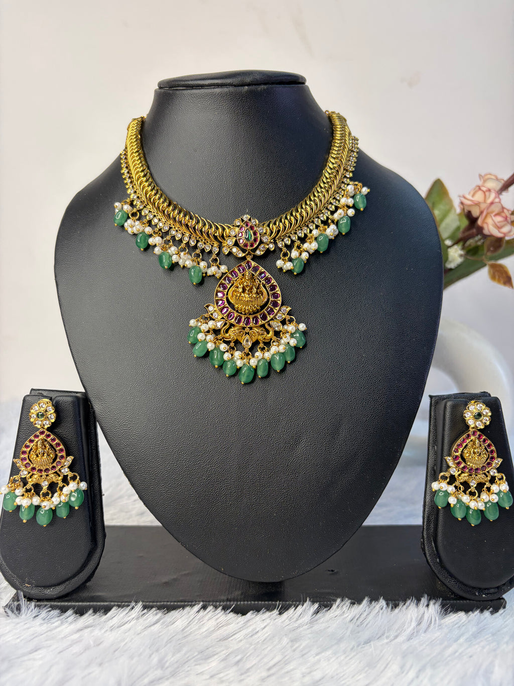 Jelebi Neckset