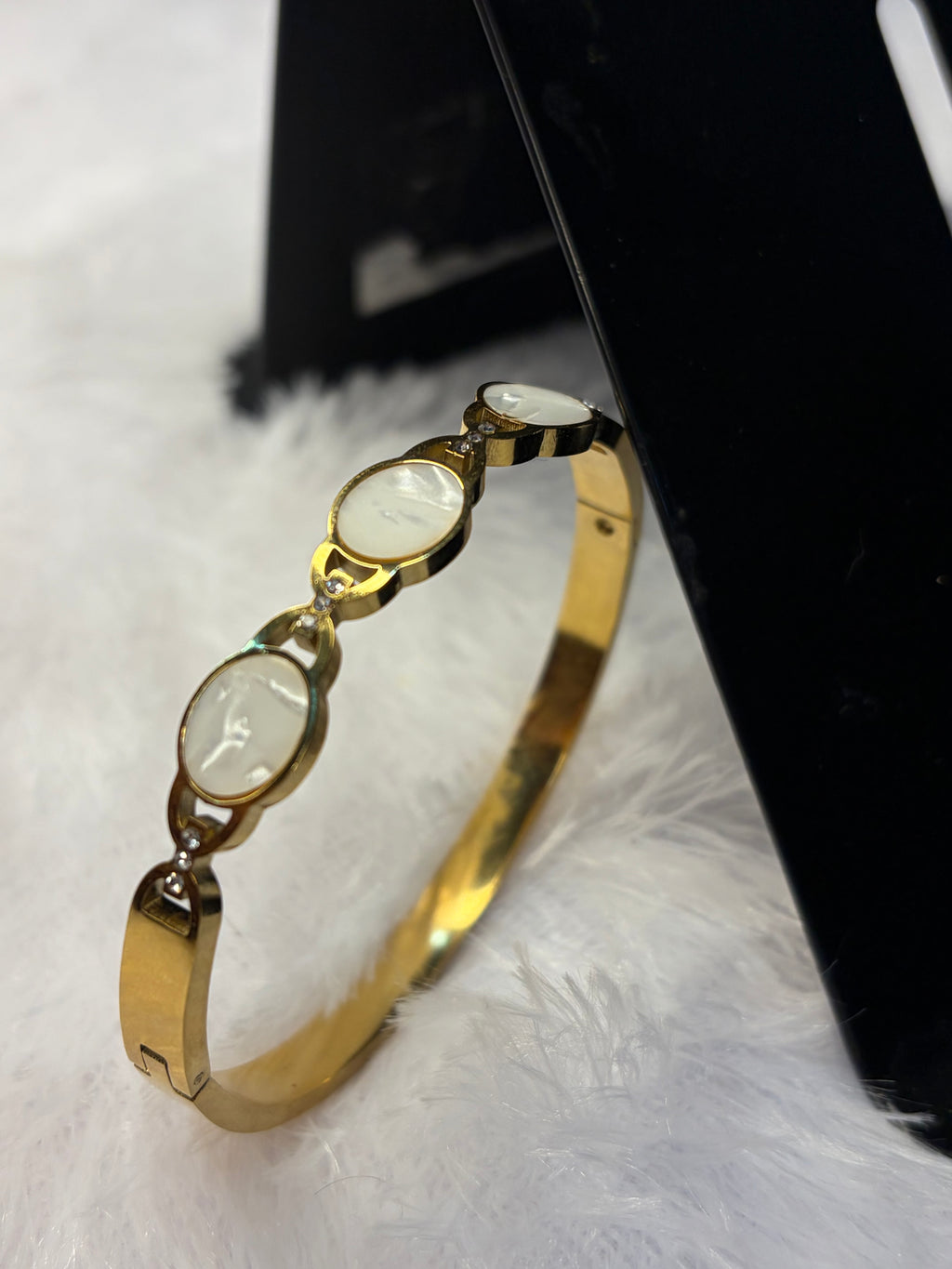 White Kada