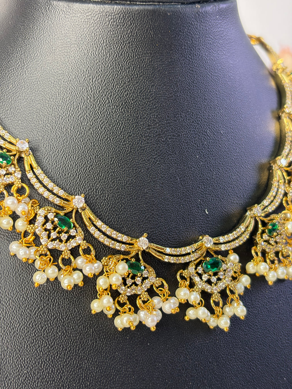 Green with pearl Nekset