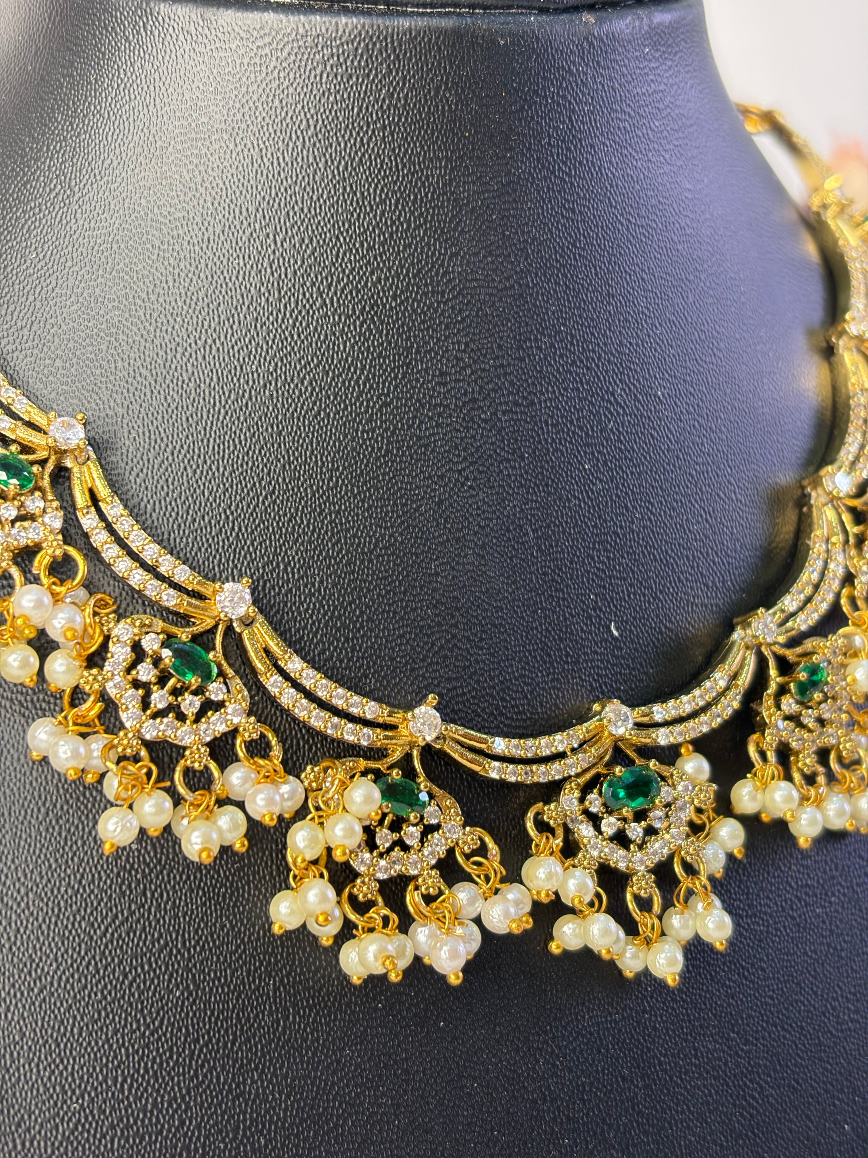 Green with pearl Nekset