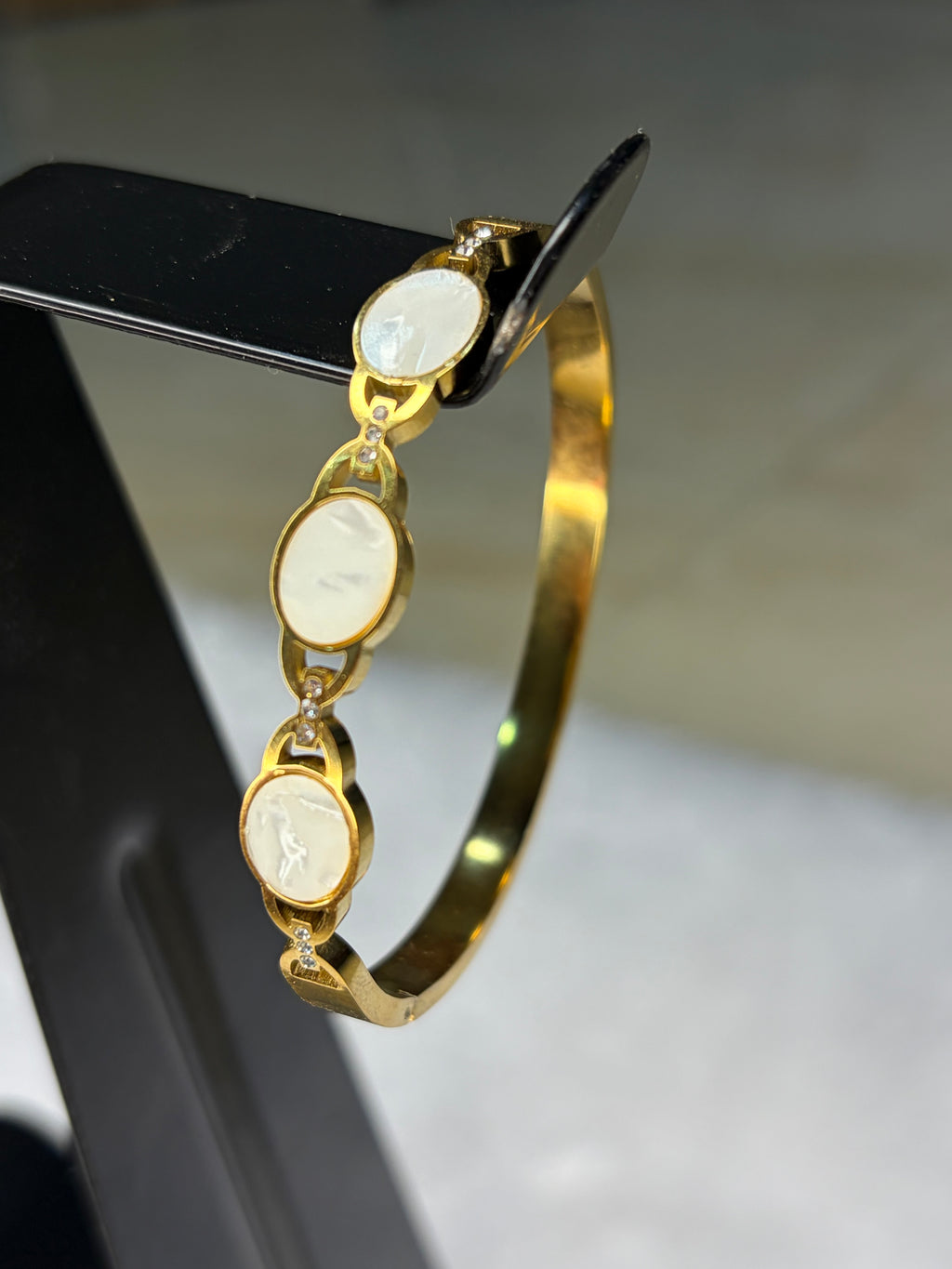 White Kada