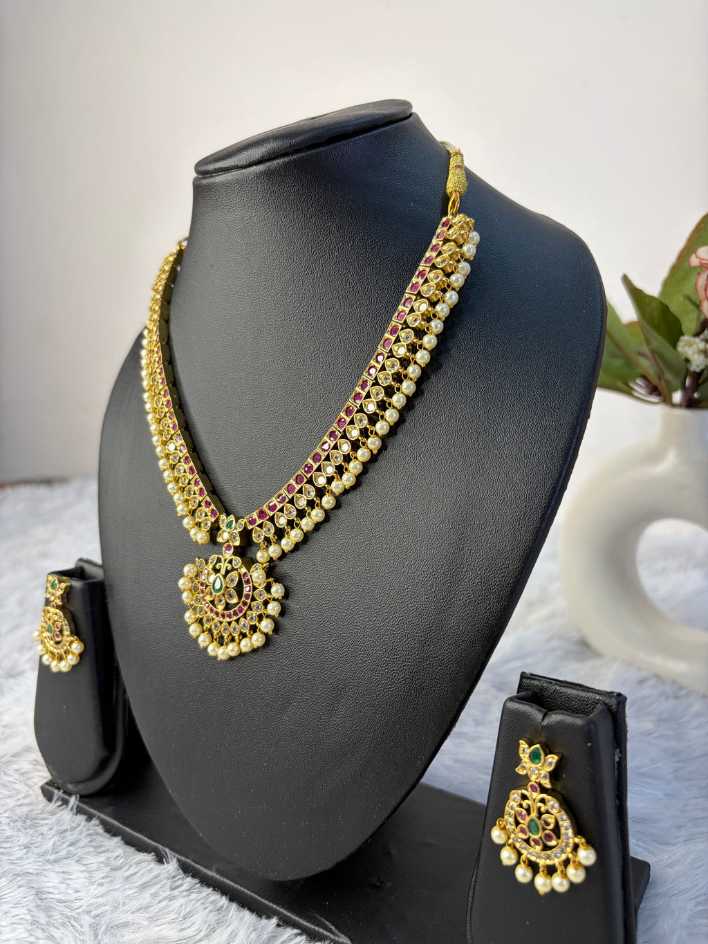 Traditional Neckset