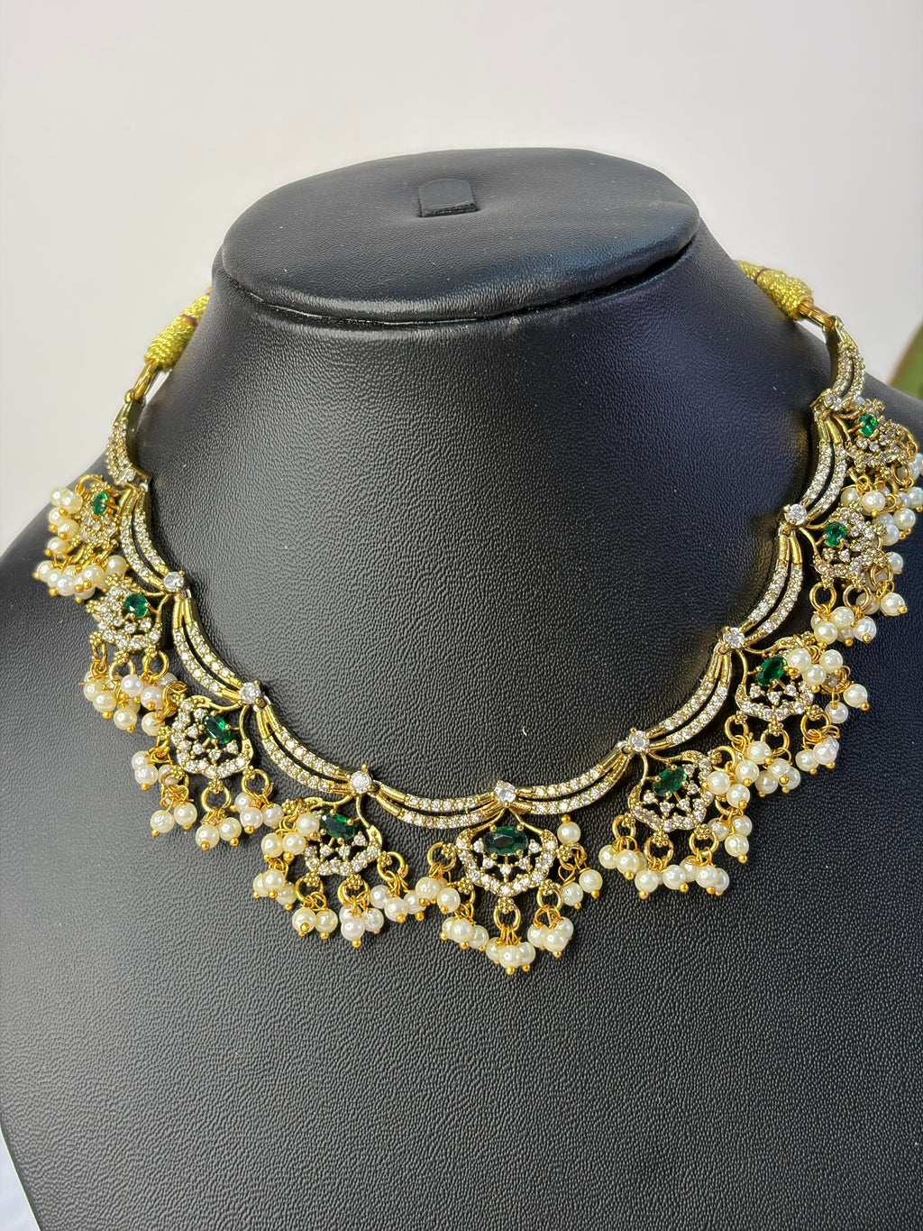Green with pearl Nekset