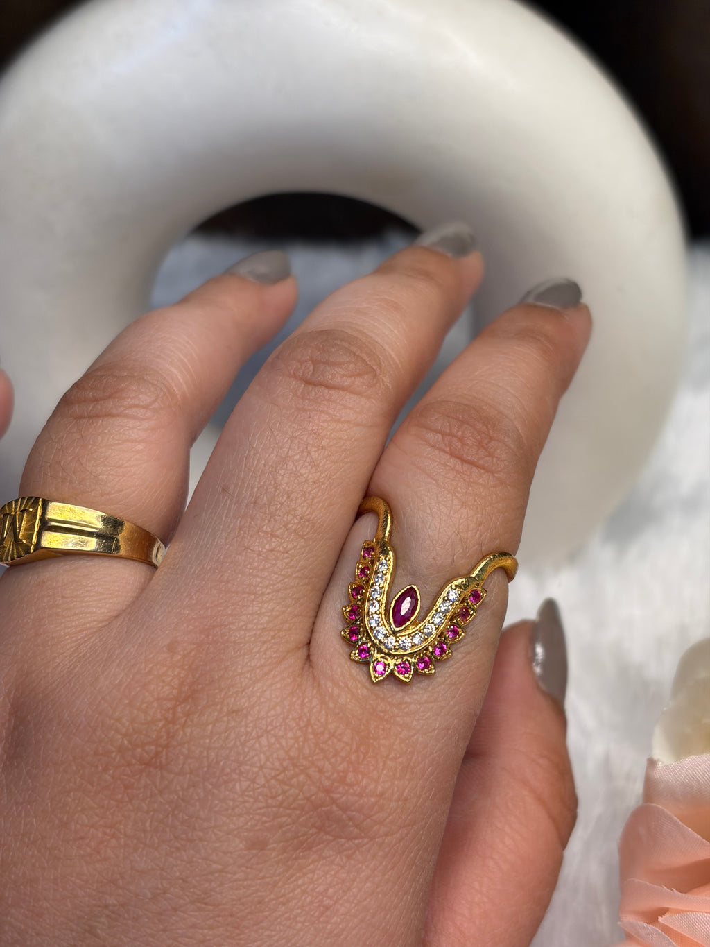 Vanki Pink and White stones